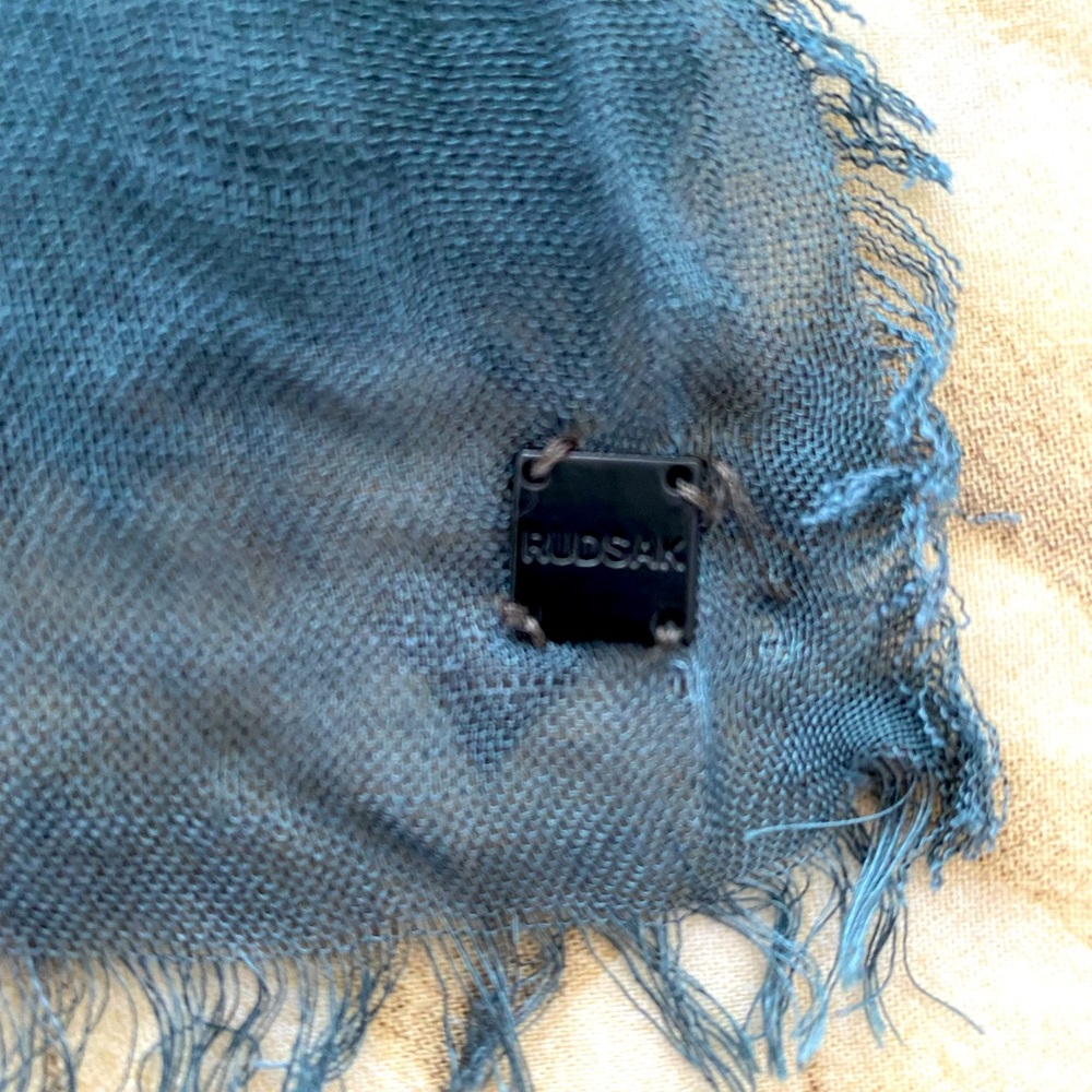 Light Rudsak scarf - Picture 3 of 4